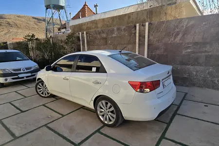 مزایده خودرو کیا، سراتو 2.0 لیتر اتوماتیک