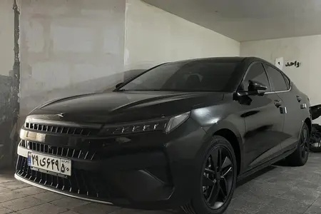 مزایده خودرو کی ام سی، J7 اتوماتیک