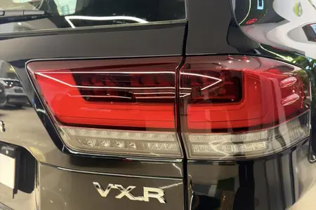 مزایده خودرو تویوتا، لندکروز چهار در 6 سیلندر 3.4 توربو VXR