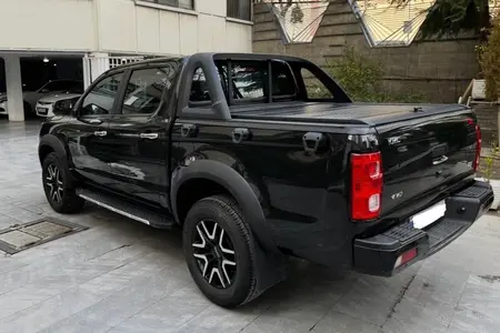 مزایده خودرو کی ام سی، T8 دنده ای