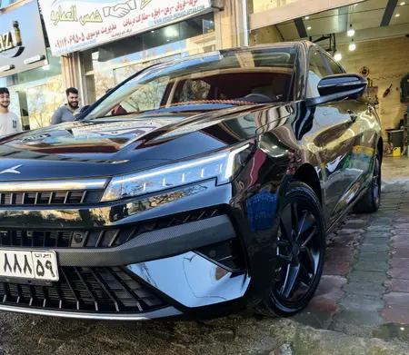 مزایده خودرو کی ام سی، J7 اتوماتیک