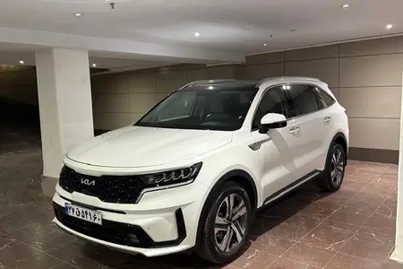 مزایده خودرو کیا، سورنتو 4 سیلندر GT لاین