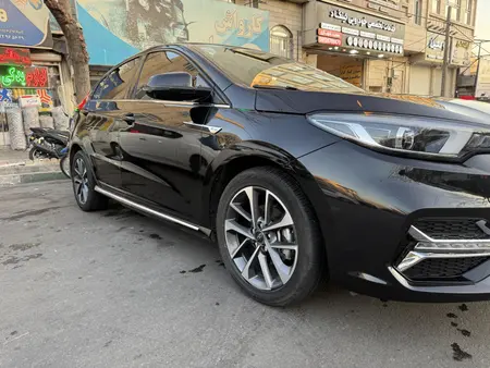 مزایده خودرو فونیکس، آریزو 6 پرو اتوماتیک