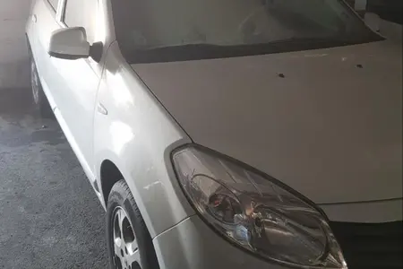 مزایده خودرو رنو، ساندرو اتوماتیک