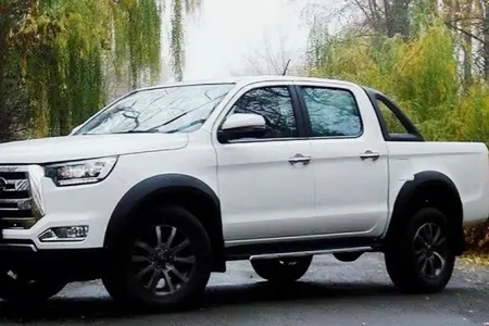 مزایده خودرو کی ام سی، T8 دنده ای