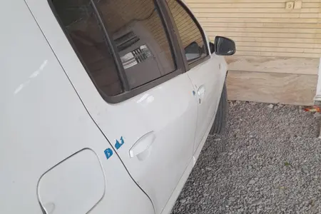 مزایده خودرو رنو، ساندرو اتوماتیک
