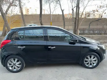 مزایده خودرو هیوندای، i20 اتوماتیک