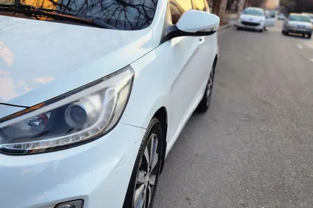مزایده خودرو هیوندای، اکسنت 1.6 لیتر ساده