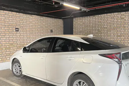مزایده خودرو تویوتا، پریوس تیپ C