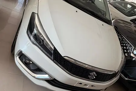 مزایده خودرو سوزوکی، سیاز 1.5 لیتر