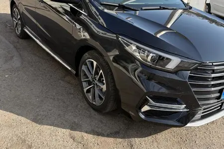 مزایده خودرو فونیکس، آریزو 6 پرو اتوماتیک