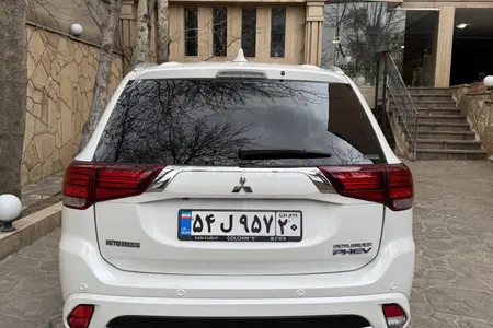 مزایده خودرو میتسوبیشی، اوتلندر PHEV اتوماتیک