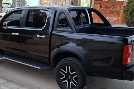 مزایده خودرو کی ام سی، T8 دنده ای