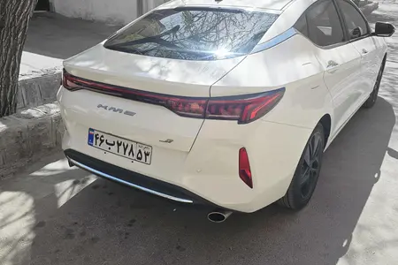 مزایده خودرو کی ام سی، J7 اتوماتیک