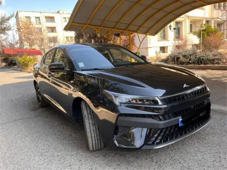 مزایده خودرو کی ام سی، J7 اتوماتیک