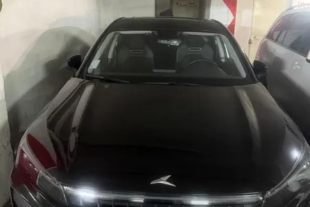 مزایده خودرو کی ام سی، J7 اتوماتیک