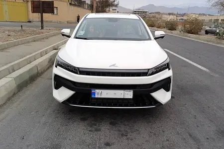 مزایده خودرو کی ام سی، J7 اتوماتیک