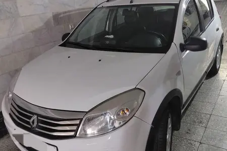 مزایده خودرو رنو، ساندرو دنده ای