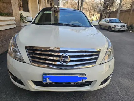 مزایده خودرو نیسان، تی ینا اتوماتیک
