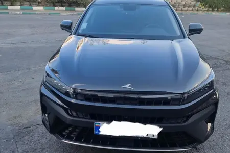 مزایده خودرو کی ام سی، J7 اتوماتیک