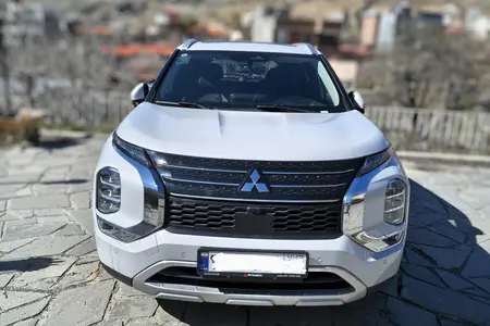 مزایده خودرو میتسوبیشی، اوتلندر دو دیفرانسیل H لاین