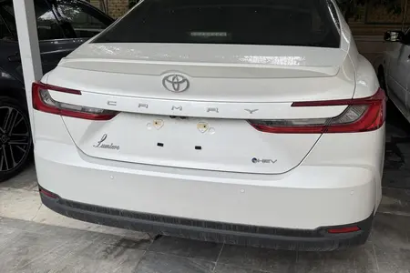مزایده خودرو تویوتا، کمری هیبرید 2.5 لیتر لومیر