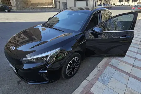 مزایده خودرو کی ام سی، eJ7 ساده