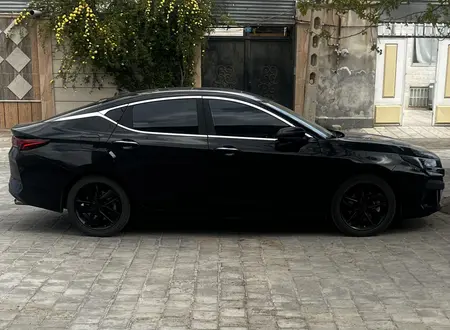 مزایده خودرو کی ام سی، J7 اتوماتیک