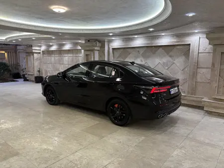 مزایده خودرو فونیکس، آریزو 6 جی تی (Z6 GT) اکسلنت