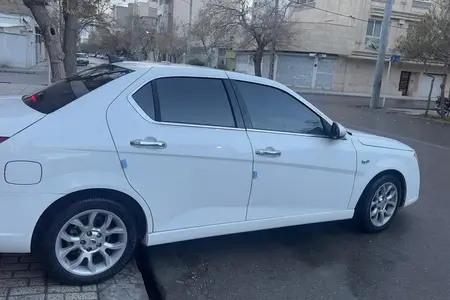 مزایده خودرو دنا، پلاس EF7 اتوماتیک توربو ساده