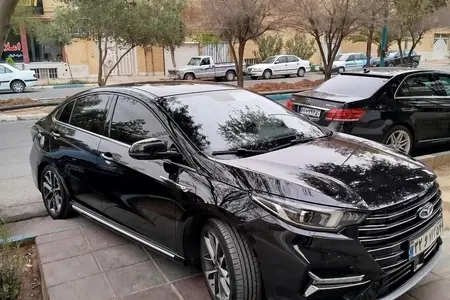 مزایده خودرو فونیکس، آریزو 6 پرو اتوماتیک