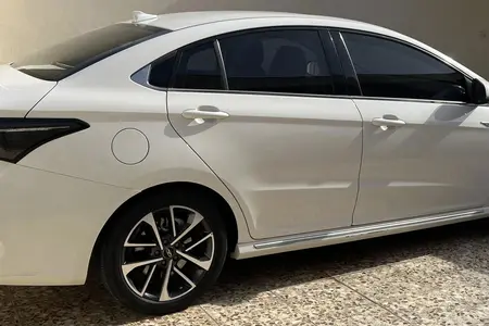مزایده خودرو فونیکس، آریزو 6 پرو اتوماتیک