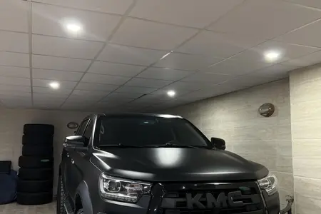 مزایده خودرو کی ام سی، T8 دنده ای