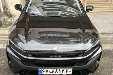 مزایده خودرو کی ام سی، J7 اتوماتیک