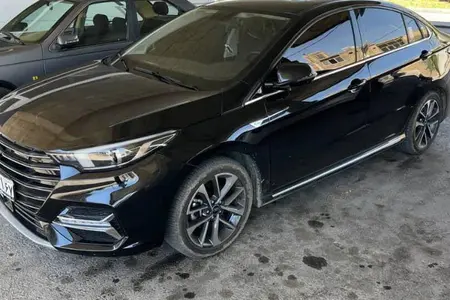 مزایده خودرو فونیکس، آریزو 6 پرو اتوماتیک