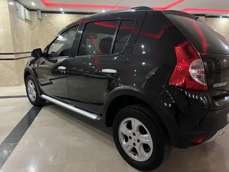 مزایده خودرو رنو، ساندرو استپ وی اتوماتیک