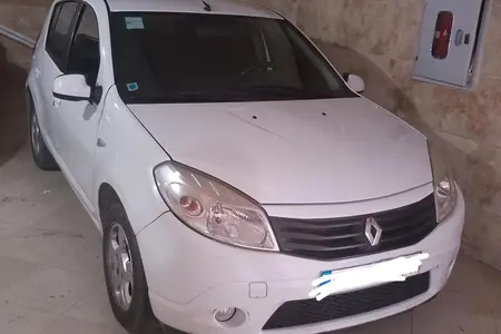 مزایده خودرو رنو، ساندرو اتوماتیک