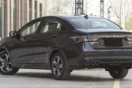 مزایده خودرو فونیکس، آریزو 6 جی تی (Z6 GT) اکسلنت