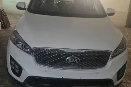 مزایده خودرو کیا، سورنتو 4 سیلندر GT لاین