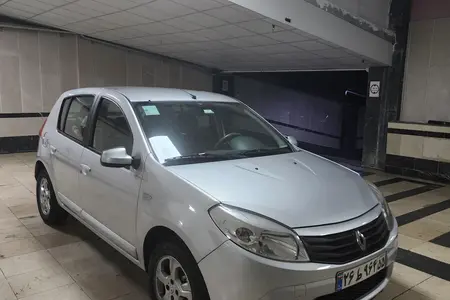 مزایده خودرو رنو، ساندرو اتوماتیک
