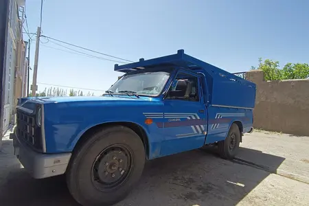 مزایده خودرو زامیاد، وانت نیسان دوگانه سوز