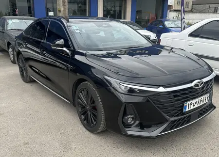 مزایده خودرو فونیکس، آریزو 8 (Z8) اکسلنت