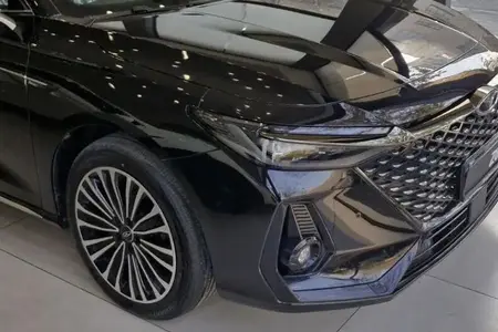 مزایده خودرو فونیکس، آریزو 8 هیبرید (Z8 PHEV) 1.5 لیتر توربو