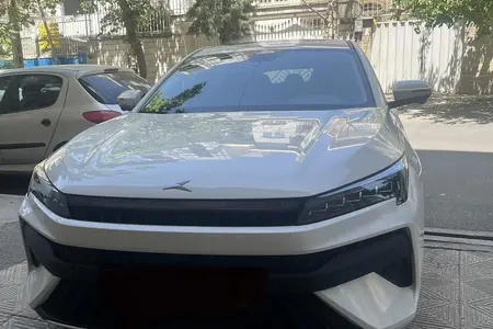 مزایده خودرو کی ام سی، J7 اتوماتیک