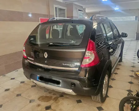 مزایده خودرو رنو، ساندرو استپ وی اتوماتیک