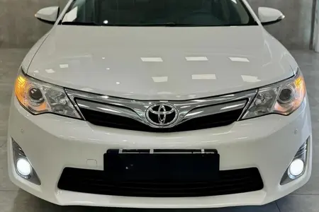 مزایده خودرو تویوتا، کمری GLX