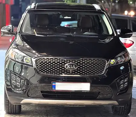 مزایده خودرو کیا، سورنتو 4 سیلندر GT لاین