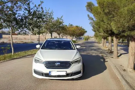 مزایده خودرو لیفان، 820 اتوماتیک