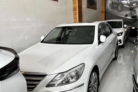 مزایده خودرو هیوندای، جنسیس اتوماتیک