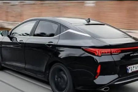 مزایده خودرو کی ام سی، J7 اتوماتیک